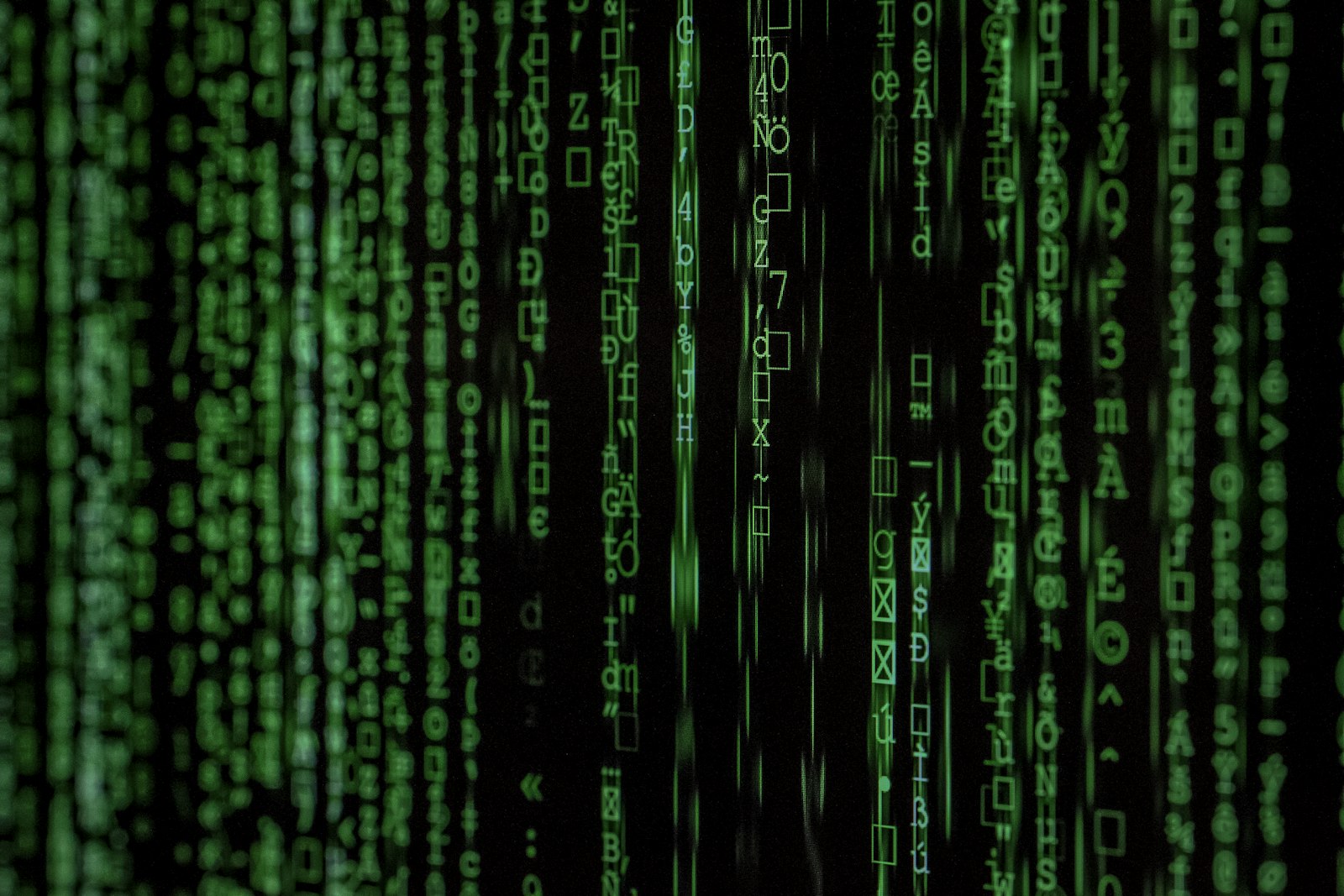 Tela com código de programação, representando a engenharia por trás das automações com IA